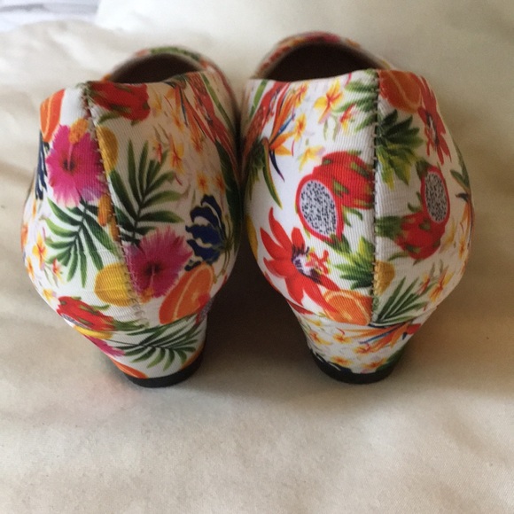 *NEW Soft Style Hush Puppies pumps Fruit Floral - Picture 5 of 6